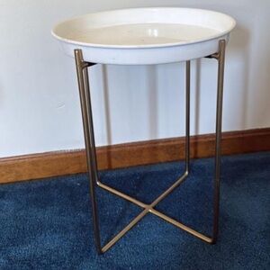 White Round Plant Stand with Gold Base